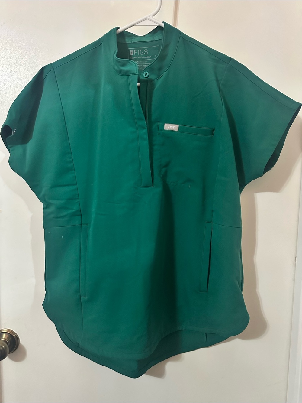 Women’s, Hunter Green, Montex - Mock Neck Scrub Top -S- - Picture 2 of 4